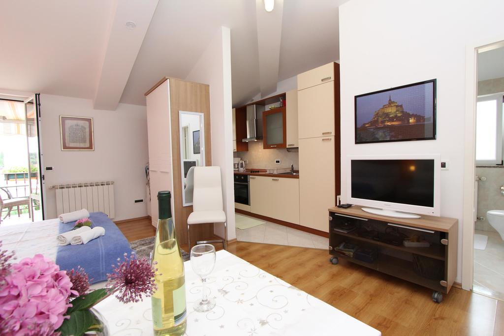 Apartments Tanja ロヴィニ 部屋 写真