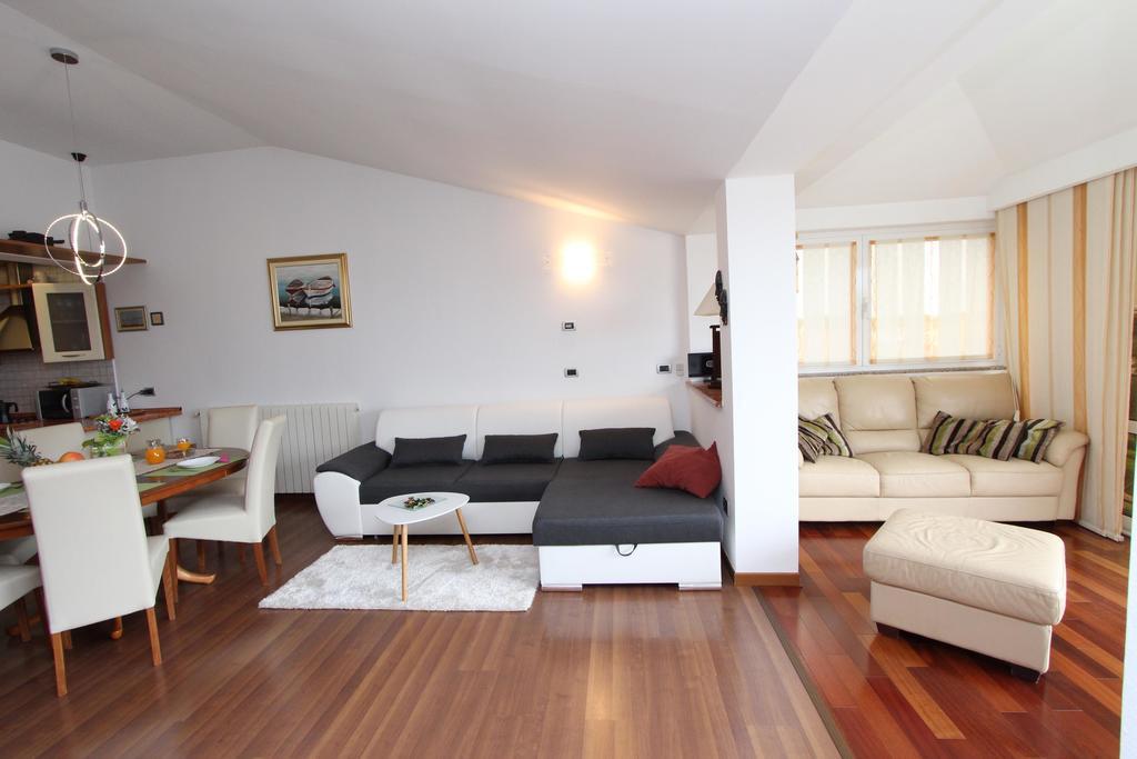 Apartments Tanja ロヴィニ エクステリア 写真